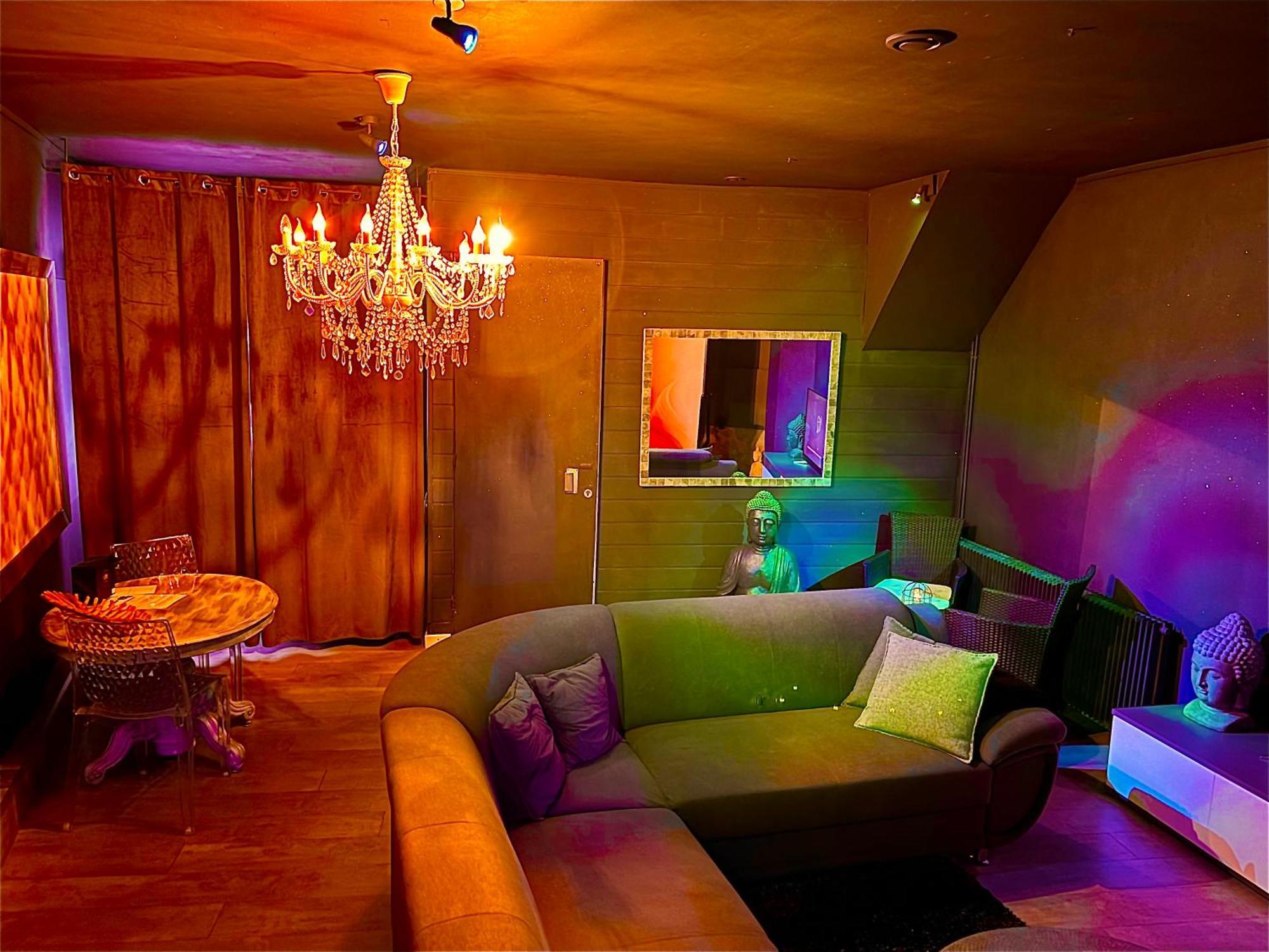 Loveroom21 Love hôtel *